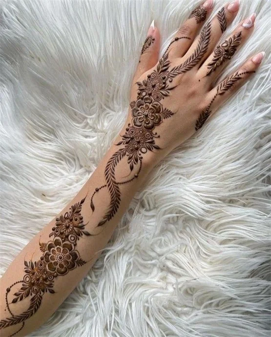 Gorgeous Inspiration Using Mesh Back Hand Mehndi Design